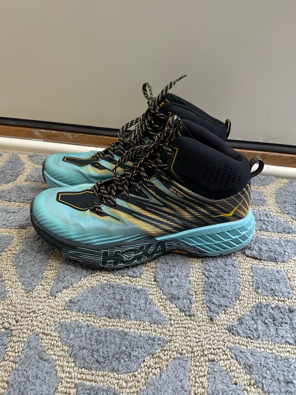 Women’s HOKA Speedgoat Mid 2 GTX Hiking Boots Shoes Blue Size 10